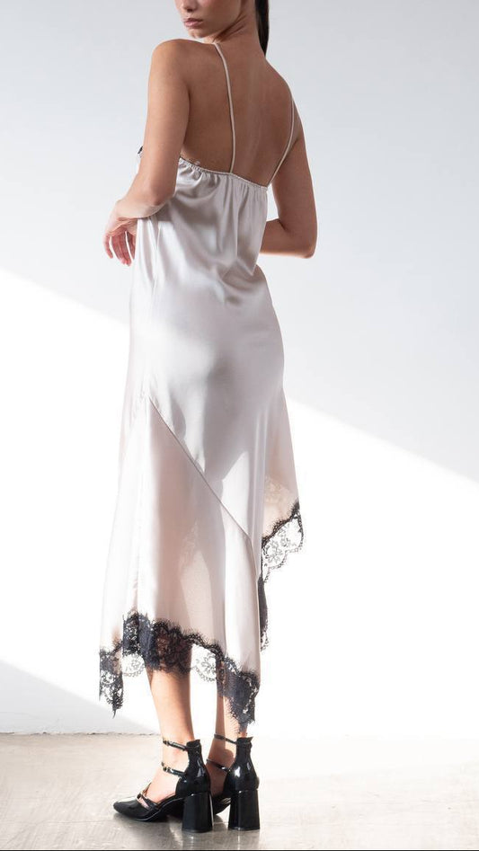 💋 Robe nuisette en satin et dentelle · 4 couleurs