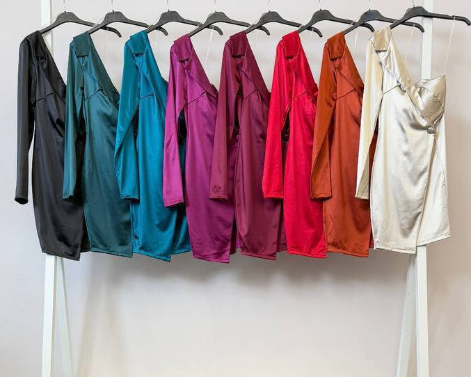 Vestido Corto Satinado Asimétrico · 8 colores✨🖤💚💙🍷❤️🧱🤍