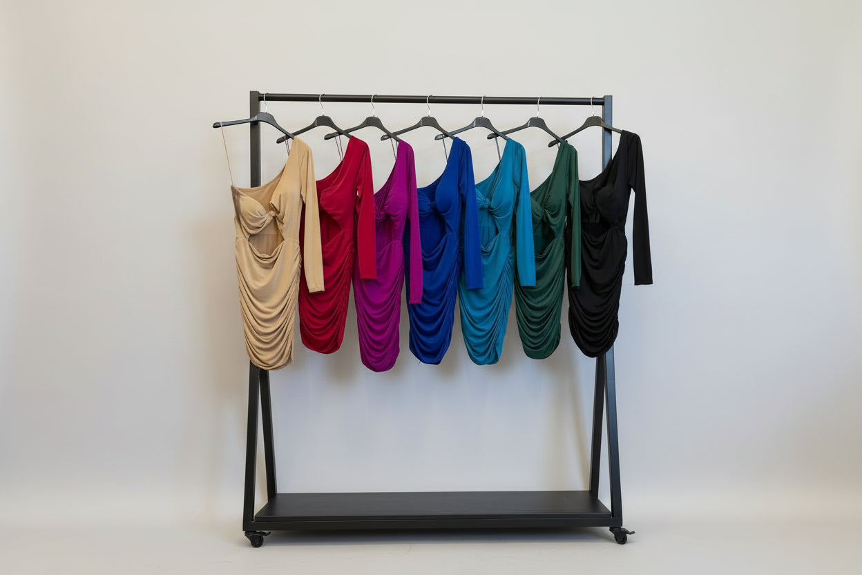 Vestido mini asimétrico cut out