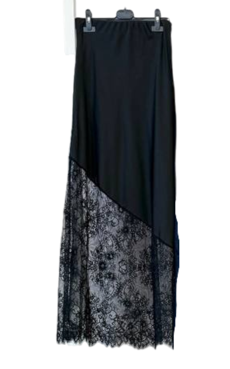 Jupe en satin avec dentelle