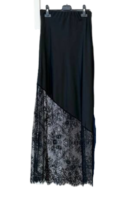 Jupe en satin avec dentelle