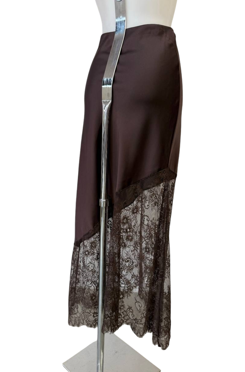 Jupe en satin avec dentelle