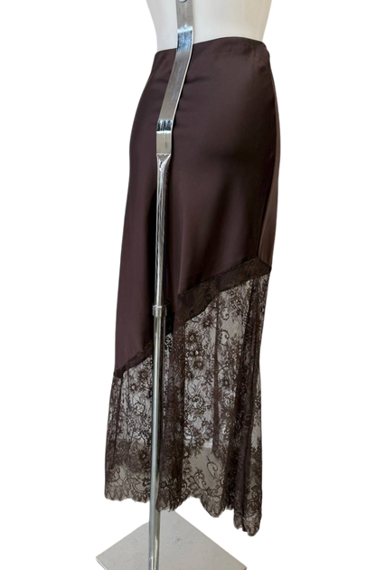 Jupe en satin avec dentelle