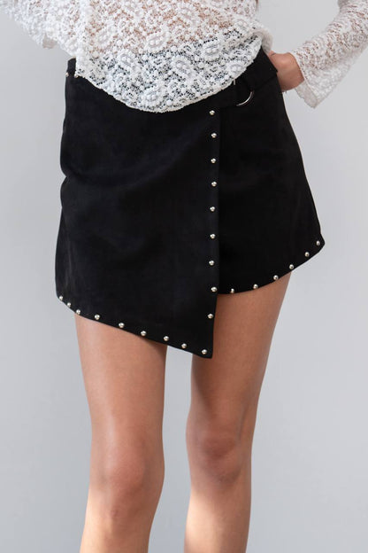 Falda-Pantalón Ante Aterciopelado con Tachuelas – S, M, L Disponible en: Negro · Marrón Chocolate · Camel