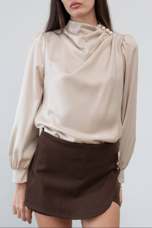 💫 Blusa Satinada con Botones de Perlas · 5 colores