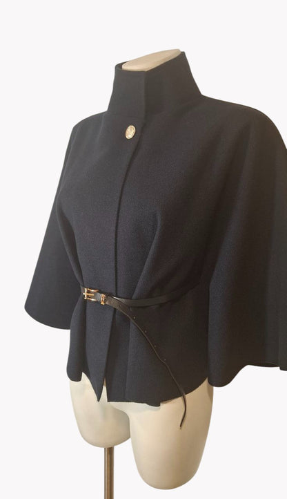 🧥 Capa corta viral con cinturón ajustable