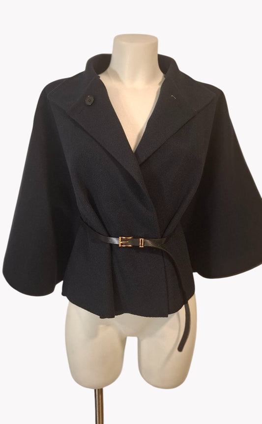 🧥 Capa corta viral con cinturón ajustable