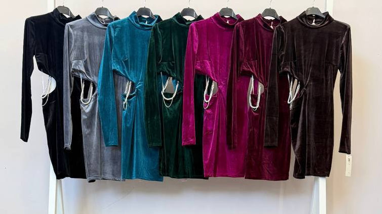 ✨ VESTIDO TERCIOPELO CUT OUT CON CADENA JOYA ✨