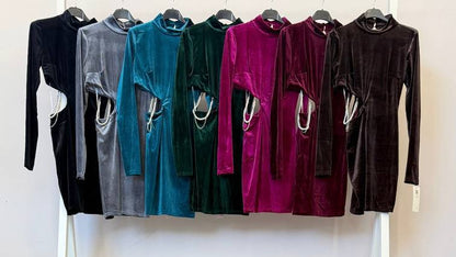 ✨ VESTIDO TERCIOPELO CUT OUT CON CADENA JOYA ✨