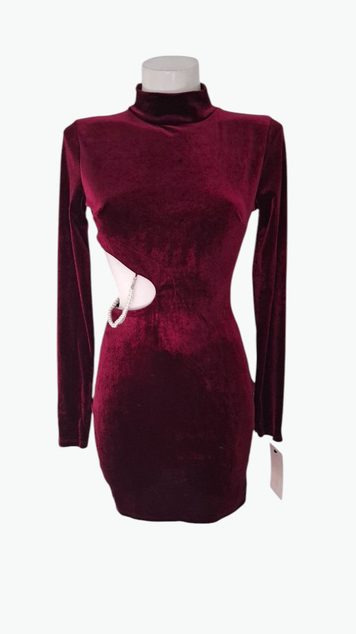 ✨ VESTIDO TERCIOPELO CUT OUT CON CADENA JOYA ✨