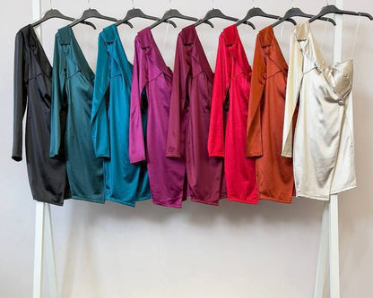 Vestido Corto Satinado Asimétrico · 8 colores✨🖤💚💙🍷❤️🧱🤍