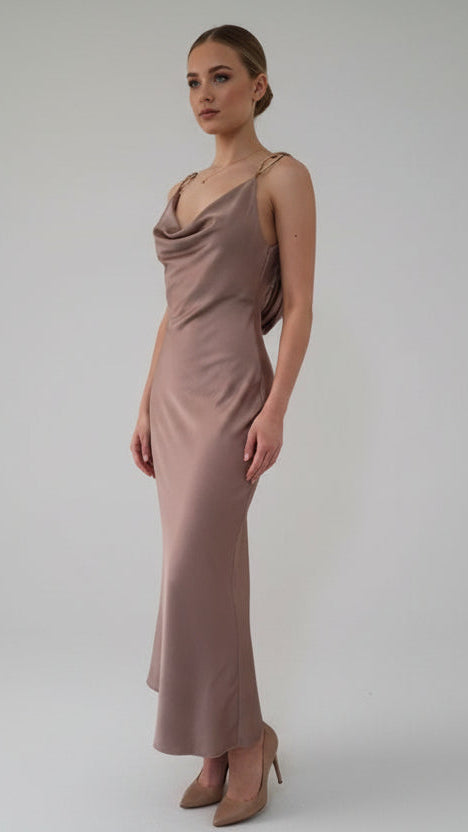 Vestido Satin Ring Drape Taupe  3 Colores Evillas Doradas