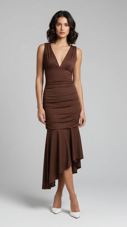 Vestido Asimétrico Chocolate con Escote Profundo