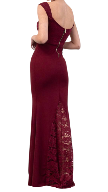 Robe longue bordeaux en dentelle avec dos nu ✨