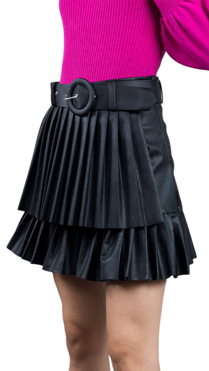 Falda corta de polipiel con cinturón – Tendencia otoño 🍂