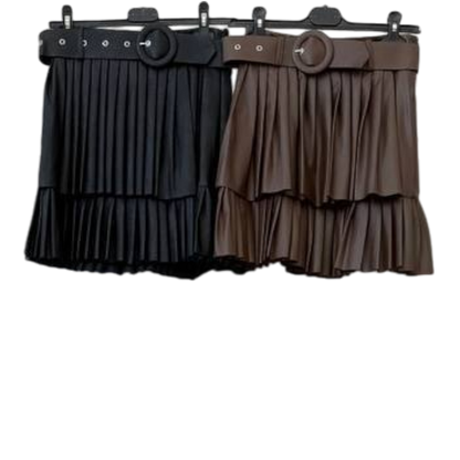 Falda corta de polipiel con cinturón – Tendencia otoño 🍂